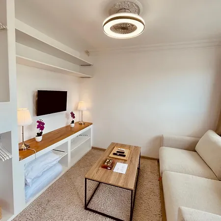 Des Pins Apartament *