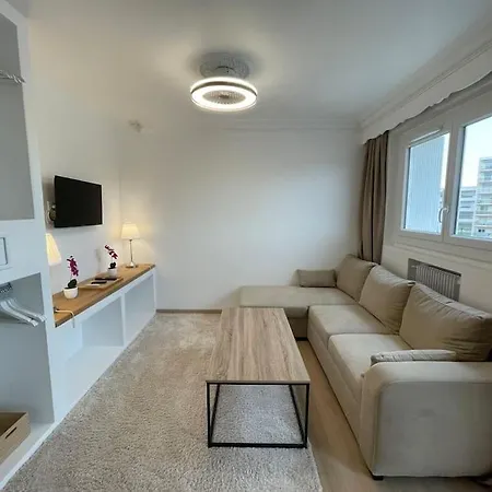 Des Pins Apartment Antibes