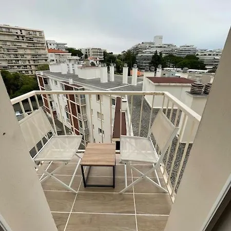 Apartment Des Pins